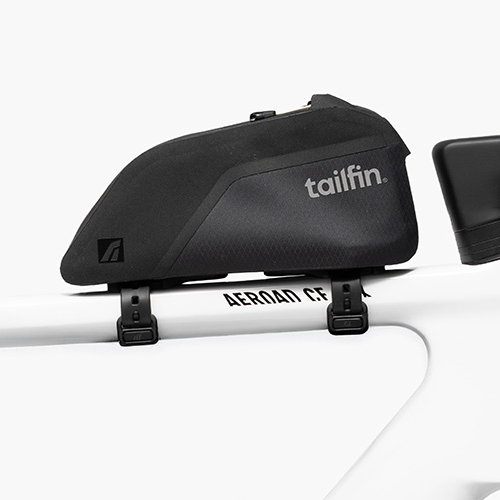 Fitting a tailfin top tube bag using straps