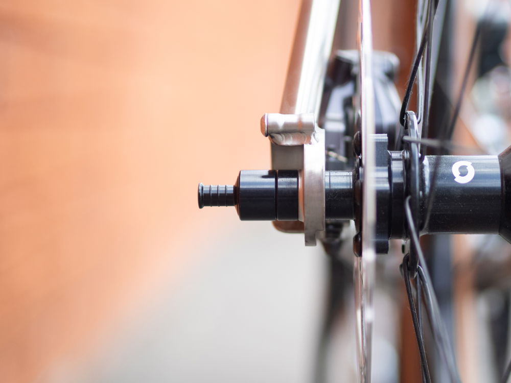 Universal Thru Axle installed on the Sonder Camino (non-driveside)
