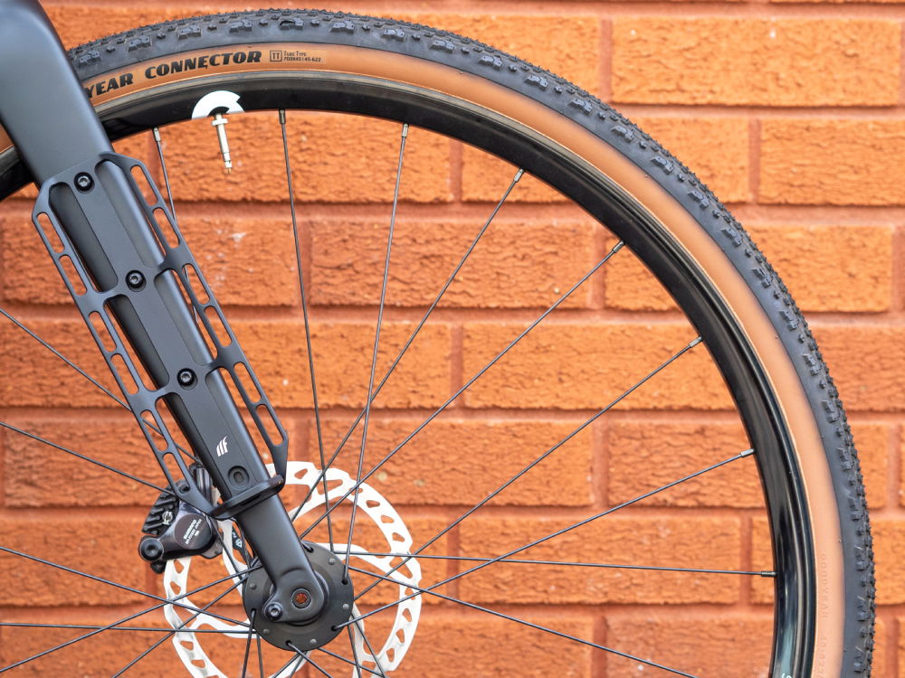 Large Cargo Cage mounted on the Sonder Camino carbon fork