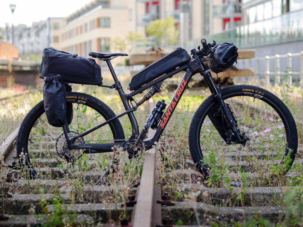 Santa Cruz Blur fitted with the Tailfin CargoPack (formerly known as AeroPack).