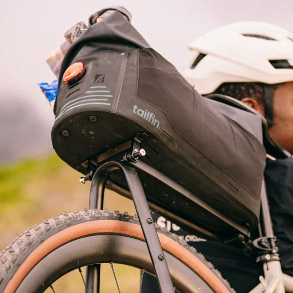アクセサリー tailfin AP Rack Top Bag CargoPack Rack Top Bag - Tailfin Cycling