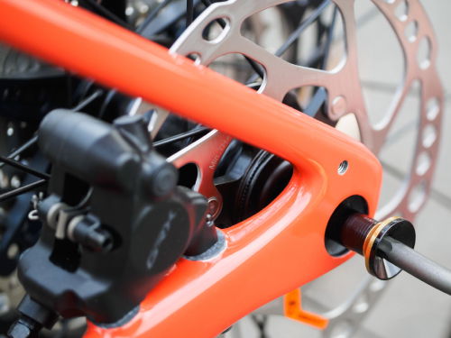 remove the specialized Thru Axle 