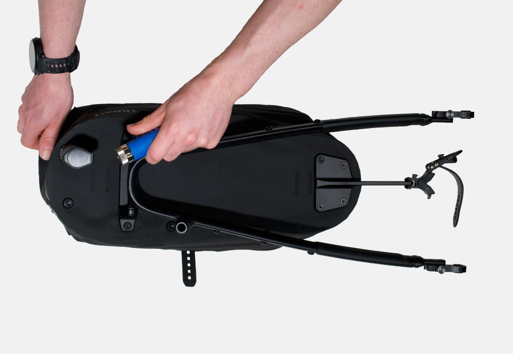 Assembling a tailfin CargoPack