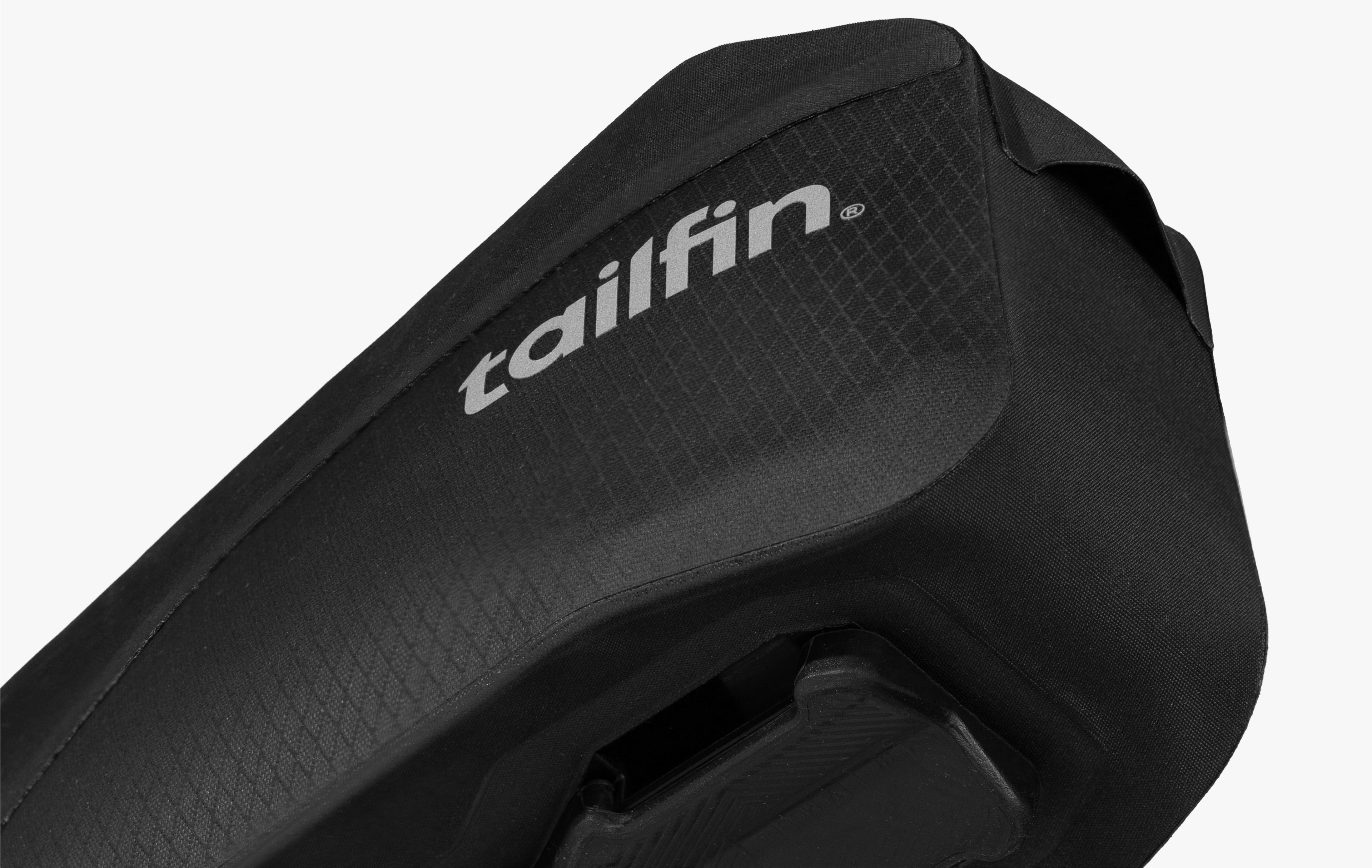 Tailfin Zip Top Tube Bag 08l 5